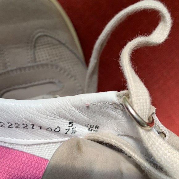 Mephisto Runoff Sneakers, woman’s size 7.5, beige leather and suede. - Picture 9 of 9